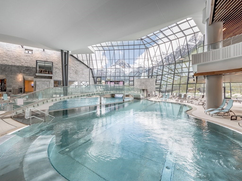 Aqua Dome