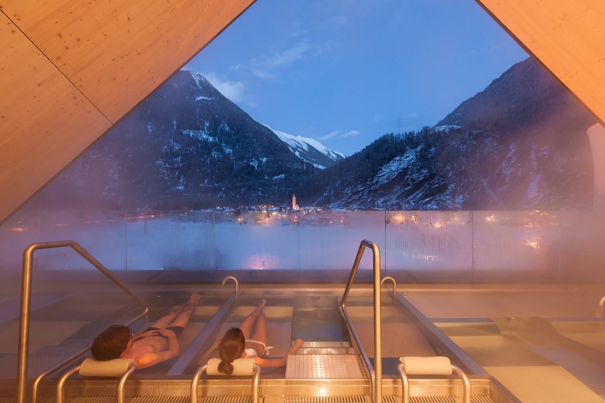 Aqua Dome