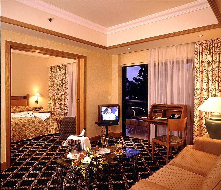 Rodos Park Suites & Spa