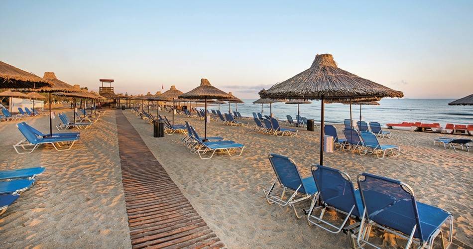 Anissa Beach & Village