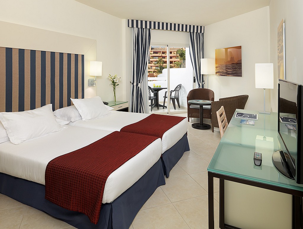 H10 Estepona Palace
