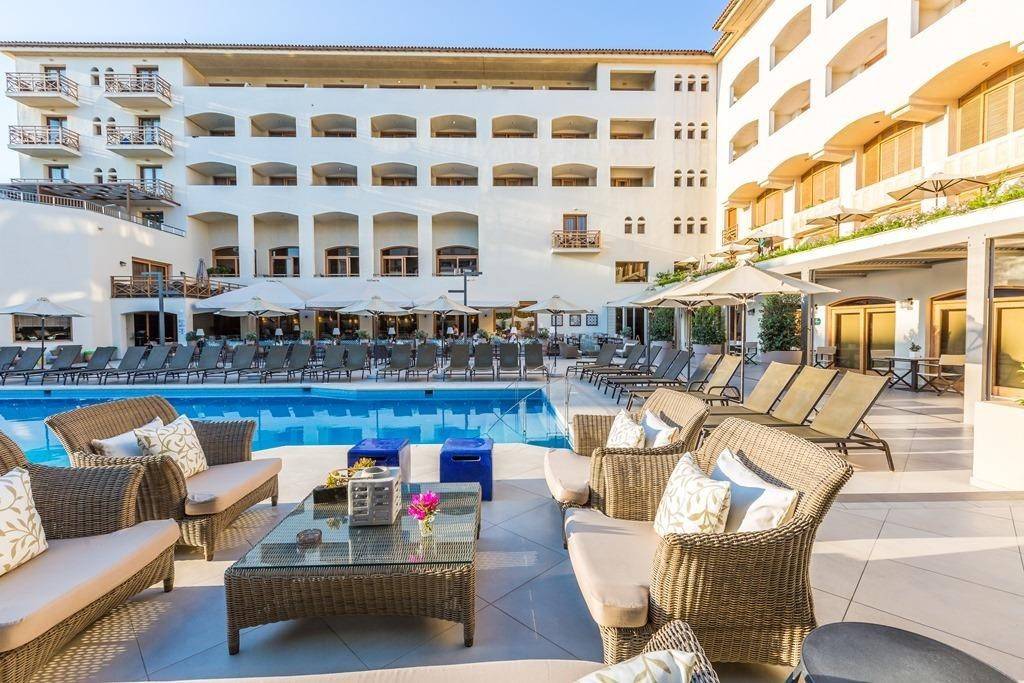 Theartemis Palace